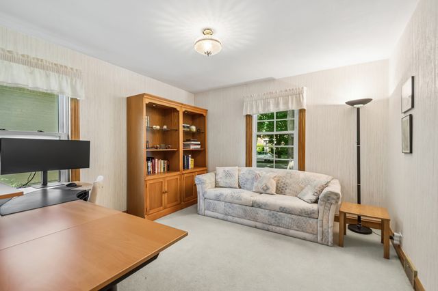 6241 N Leroy Avenue, Chicago, IL 60646