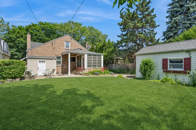 6241 N Leroy Avenue, Chicago, IL 60646