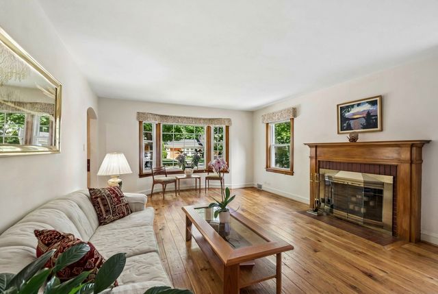 6241 N Leroy Avenue, Chicago, IL 60646
