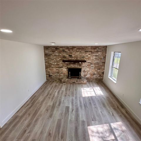 2047 Aspen Glade Drive, Houston, TX 77339