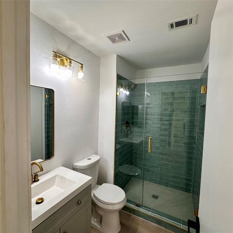 2047 Aspen Glade Drive, Houston, TX 77339