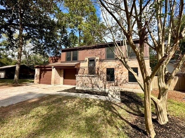 2047 Aspen Glade Drive, Houston, TX 77339