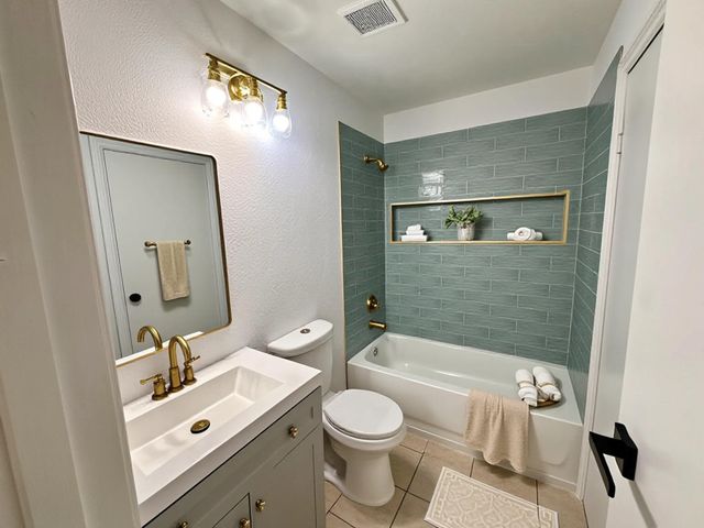 2047 Aspen Glade Drive, Houston, TX 77339