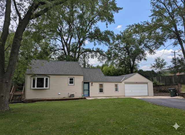 1421 S 168th STREET, New Berlin, WI 53151