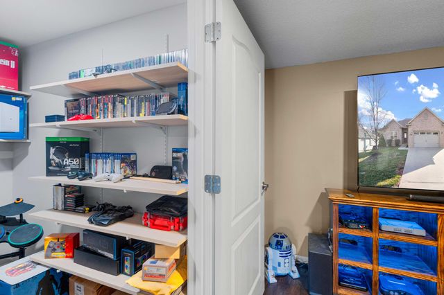 5006 CHESAPEAKE LN, Columbia, MO 65202