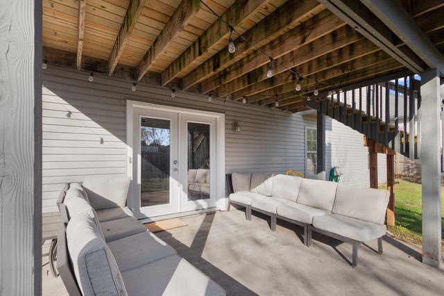 5006 CHESAPEAKE LN, Columbia, MO 65202