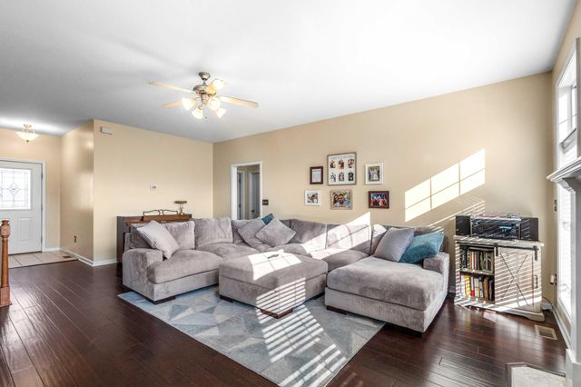 5006 CHESAPEAKE LN, Columbia, MO 65202