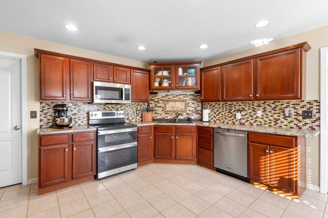 5006 CHESAPEAKE LN, Columbia, MO 65202