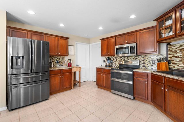 5006 CHESAPEAKE LN, Columbia, MO 65202