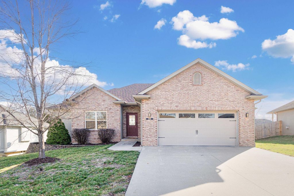5006 CHESAPEAKE LN, Columbia, MO 65202