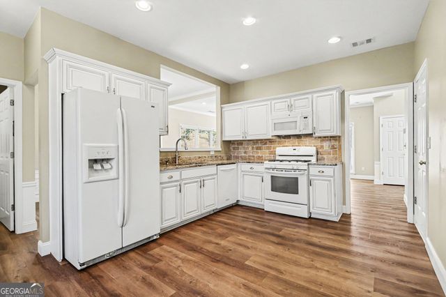 6195 Pattingham Drive, Roswell, GA 30075