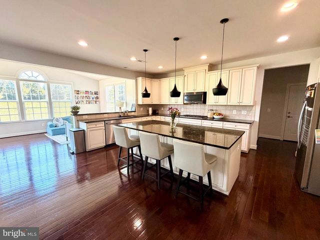 22010 EASTCREEK DR, Ashburn, VA 20148