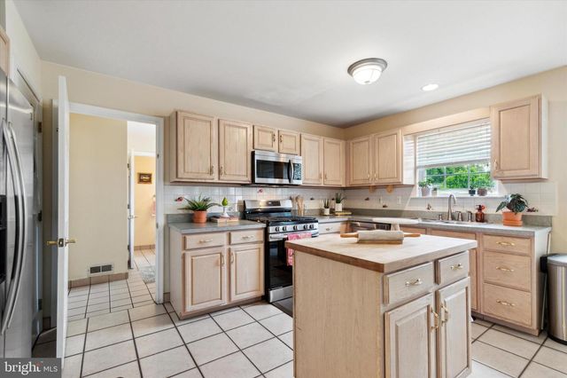 201 PINE AVE, Horsham, PA 19044