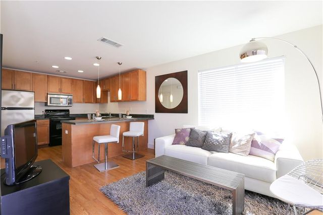 711 W 32nd ST 139, Austin, TX 78705