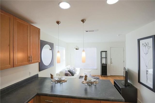 711 W 32nd ST 139, Austin, TX 78705