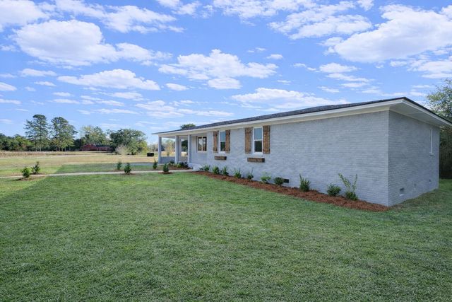 1142 Pearson Road, Manning, SC 29102