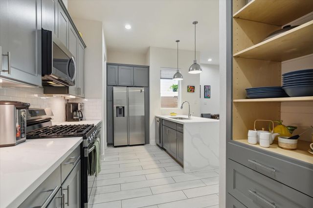 2408 Saint Charles Street, Houston, TX 77004