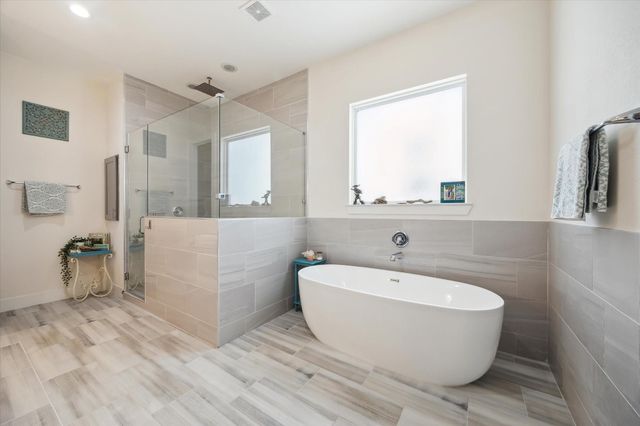 2408 Saint Charles Street, Houston, TX 77004