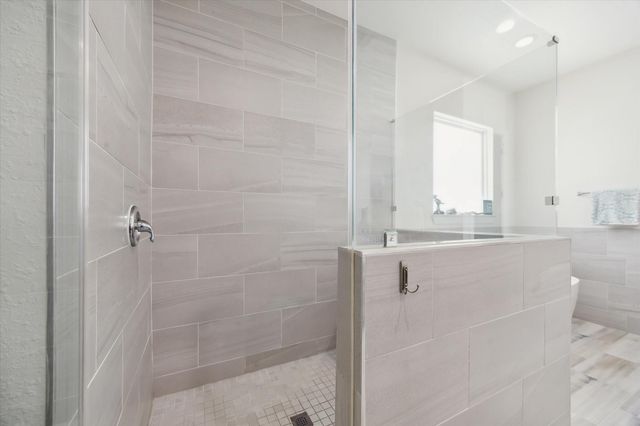 2408 Saint Charles Street, Houston, TX 77004