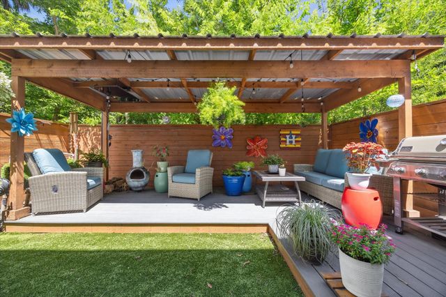 2408 Saint Charles Street, Houston, TX 77004