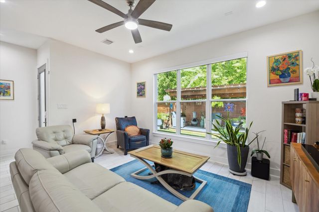 2408 Saint Charles Street, Houston, TX 77004