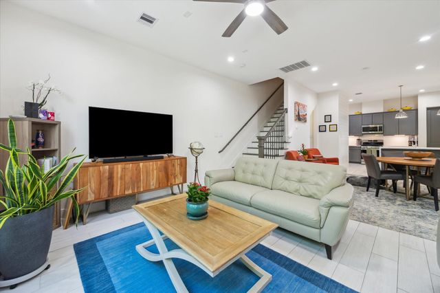 2408 Saint Charles Street, Houston, TX 77004