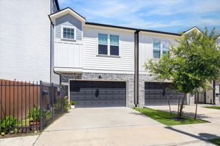 2408 Saint Charles Street, Houston, TX 77004