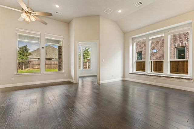 12229 Prudence Drive, Fort Worth, TX 76052