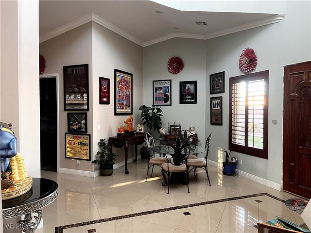 6445 Ponderosa Way, Las Vegas, NV 89118