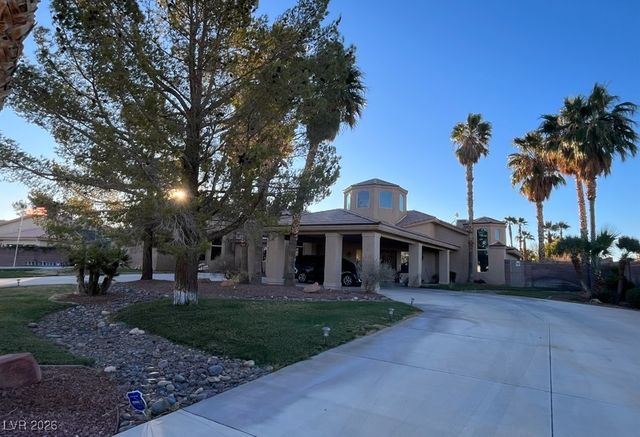 6445 Ponderosa Way, Las Vegas, NV 89118