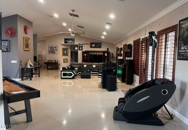 6445 Ponderosa Way, Las Vegas, NV 89118