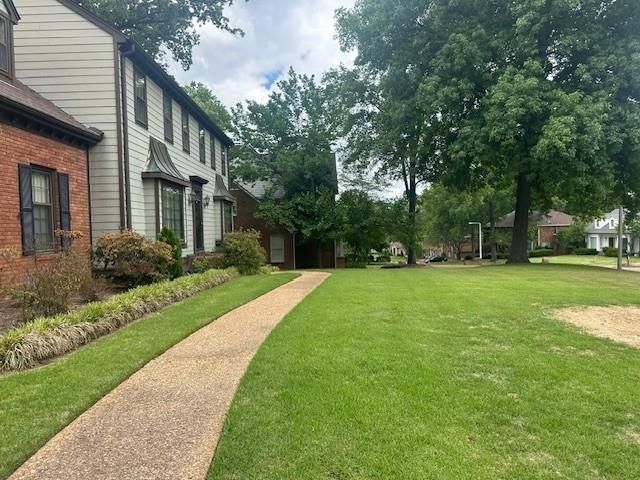 1915 HIDDEN OAKS DR, Germantown, TN 38138