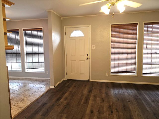 1108 Green Downs DR, Round Rock, TX 78664