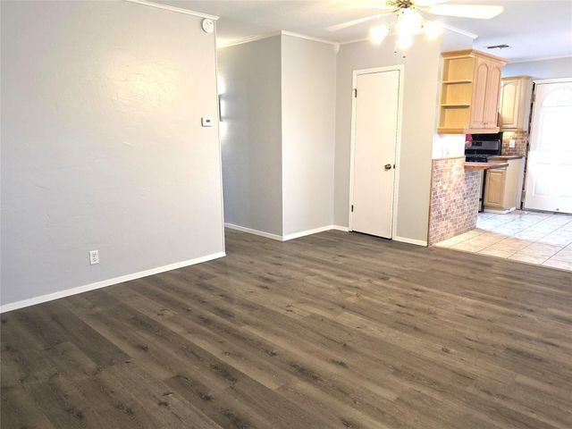 1108 Green Downs DR, Round Rock, TX 78664