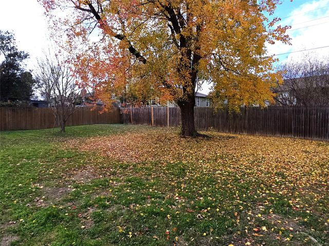 1108 Green Downs DR, Round Rock, TX 78664