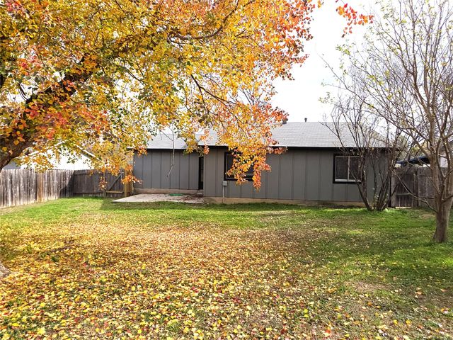 1108 Green Downs DR, Round Rock, TX 78664