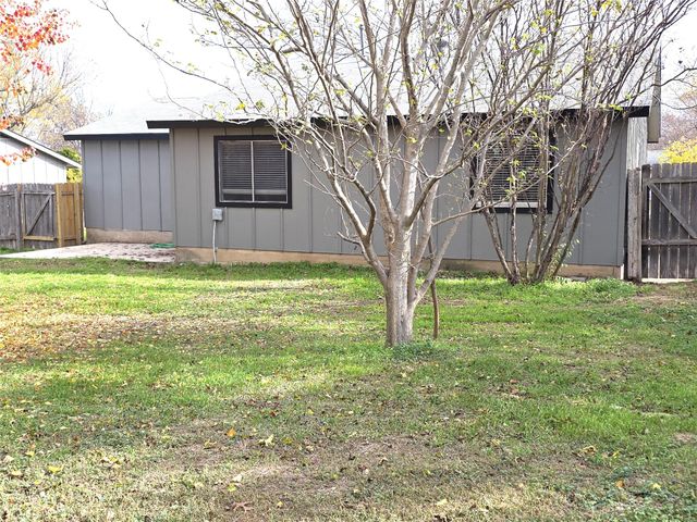 1108 Green Downs DR, Round Rock, TX 78664