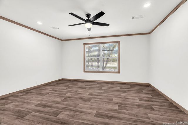 136 Syrah St, La Vernia, TX 78121