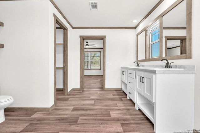 136 Syrah St, La Vernia, TX 78121