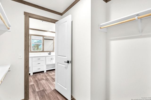 136 Syrah St, La Vernia, TX 78121