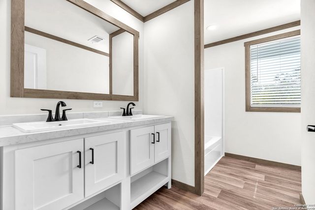 136 Syrah St, La Vernia, TX 78121