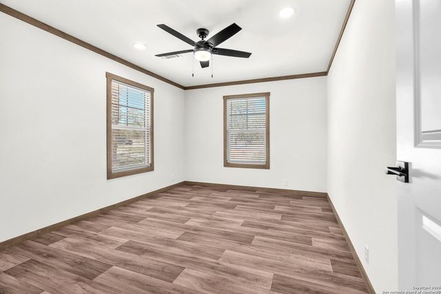 136 Syrah St, La Vernia, TX 78121