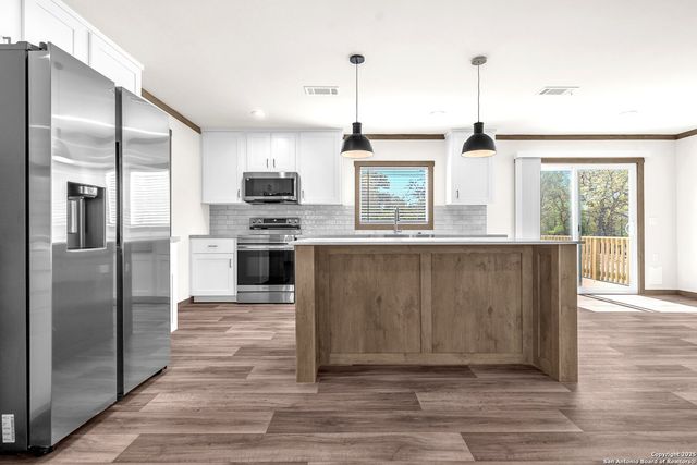 136 Syrah St, La Vernia, TX 78121