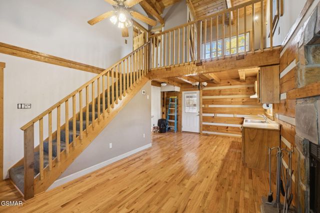 306 Beech Ridge Lane, Gatlinburg, TN 37738