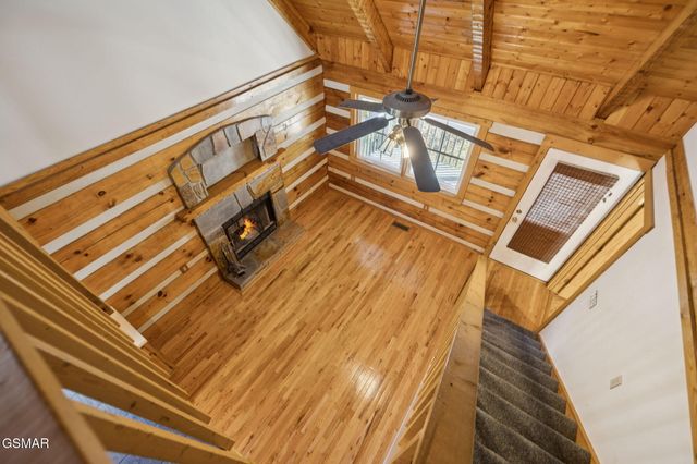 306 Beech Ridge Lane, Gatlinburg, TN 37738