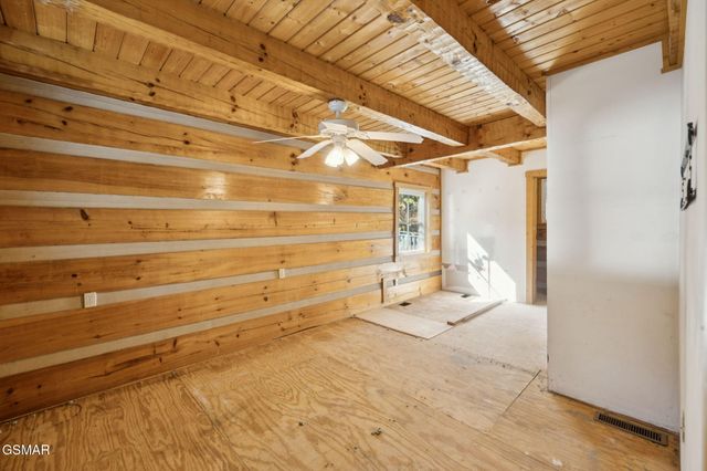 306 Beech Ridge Lane, Gatlinburg, TN 37738