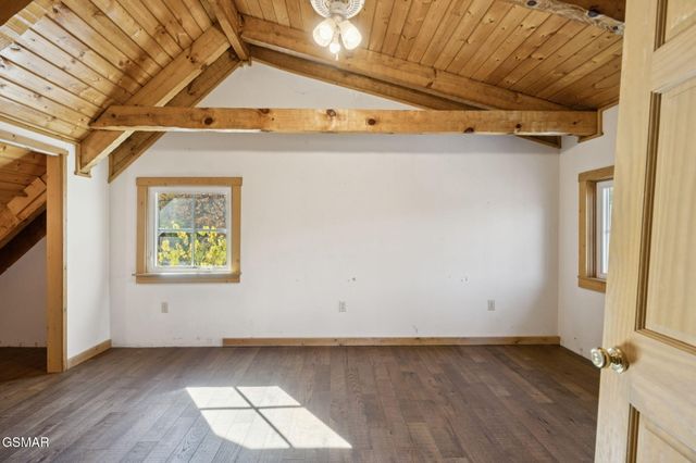 306 Beech Ridge Lane, Gatlinburg, TN 37738