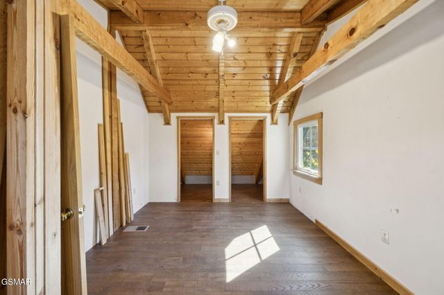 306 Beech Ridge Lane, Gatlinburg, TN 37738