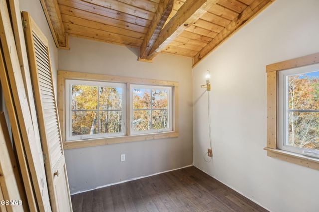 306 Beech Ridge Lane, Gatlinburg, TN 37738