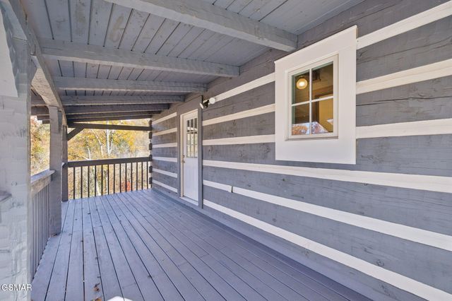 306 Beech Ridge Lane, Gatlinburg, TN 37738